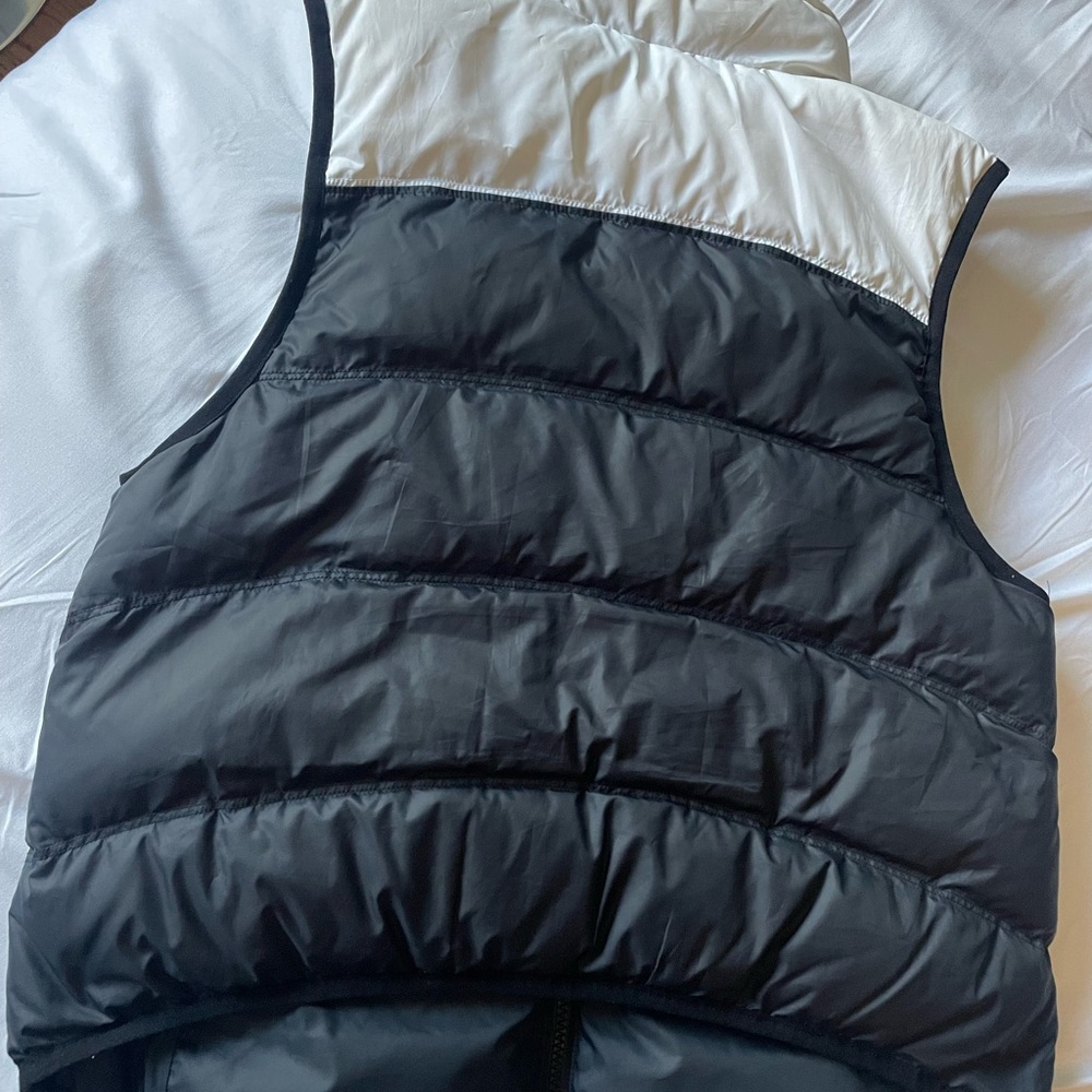 Nike Two-Tone Black and White Vest - Picture 2 of 5